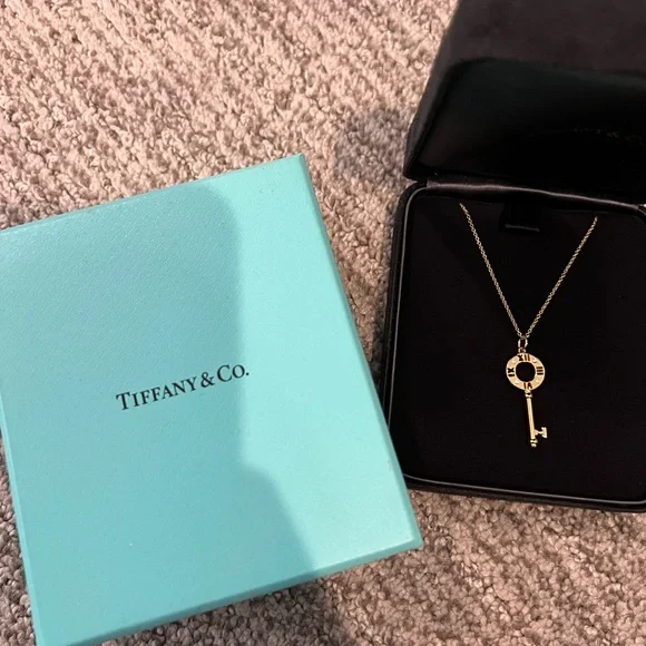Tiffany and Co 18k gold and Diamond Necklace - Picture 5 of 5